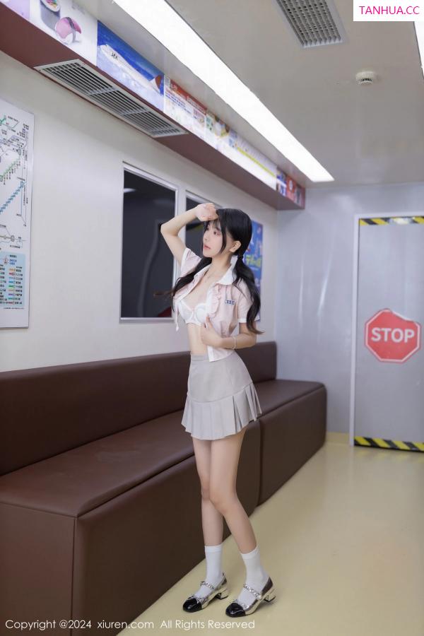   [XiuRen]高清写真图 2024.05.10 No.8515 幼幼 地铁美腿第40张图片